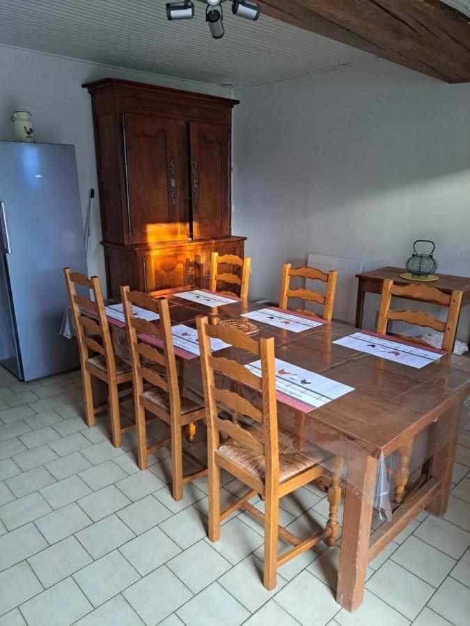 L'Ecusson Villa Fille Luaran gambar